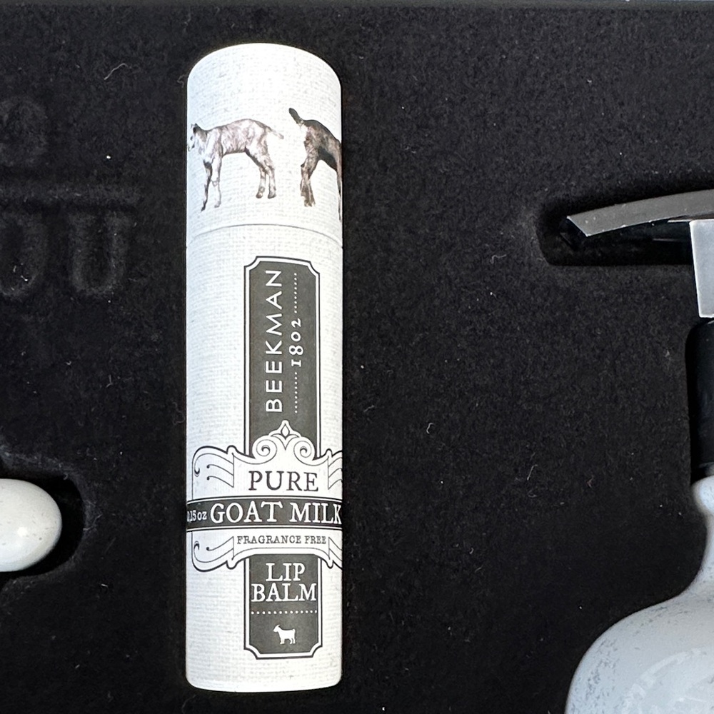 Beekman 1802 Gray and Red Gift Box - Picture 5 of 7